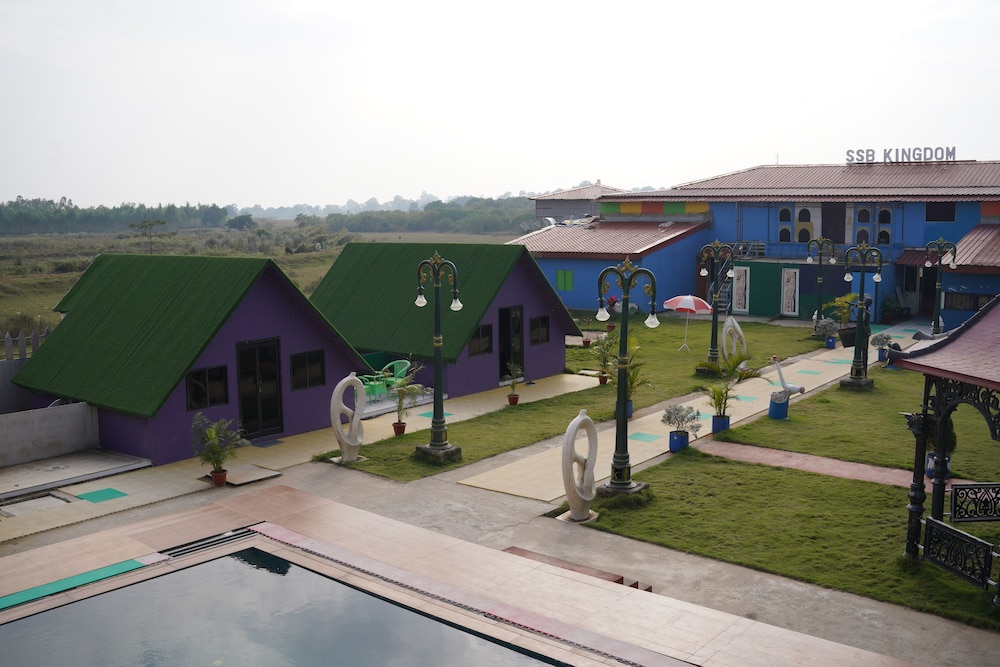 Luxury Cottage (Water Park Activities)