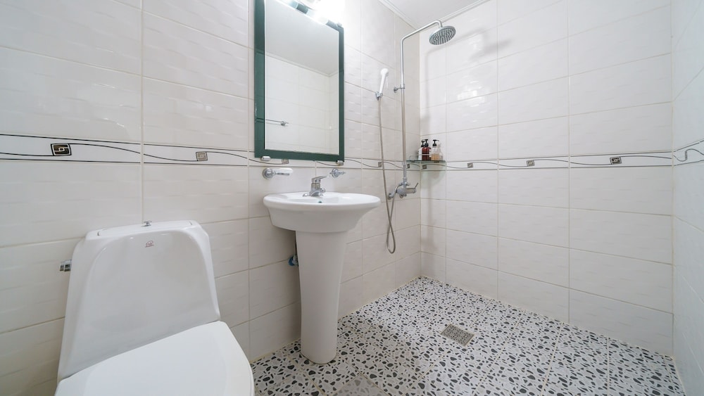 Basic Room, 1 Bedroom (203 Vikingblue) - Photo 6
