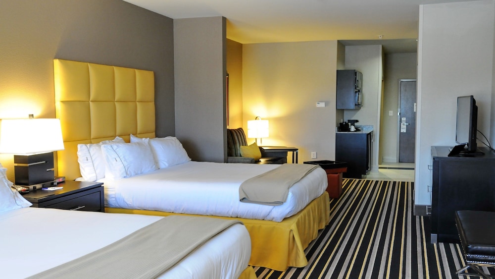 Suite, Multiple Beds