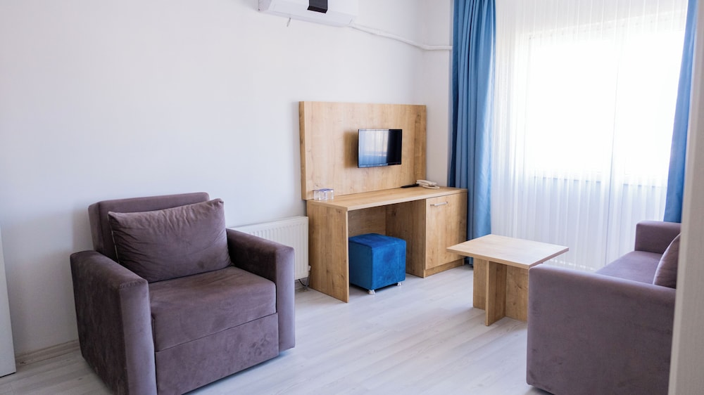 Comfort Quadruple Room, Balcony, Partial Sea View