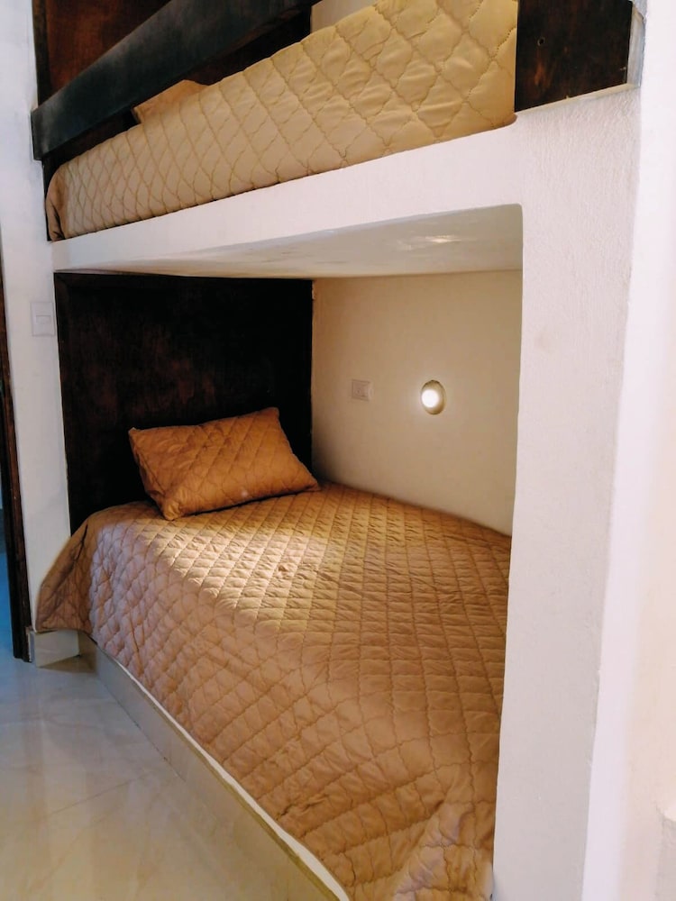 Comfort Quadruple Room, Beach View photo 2