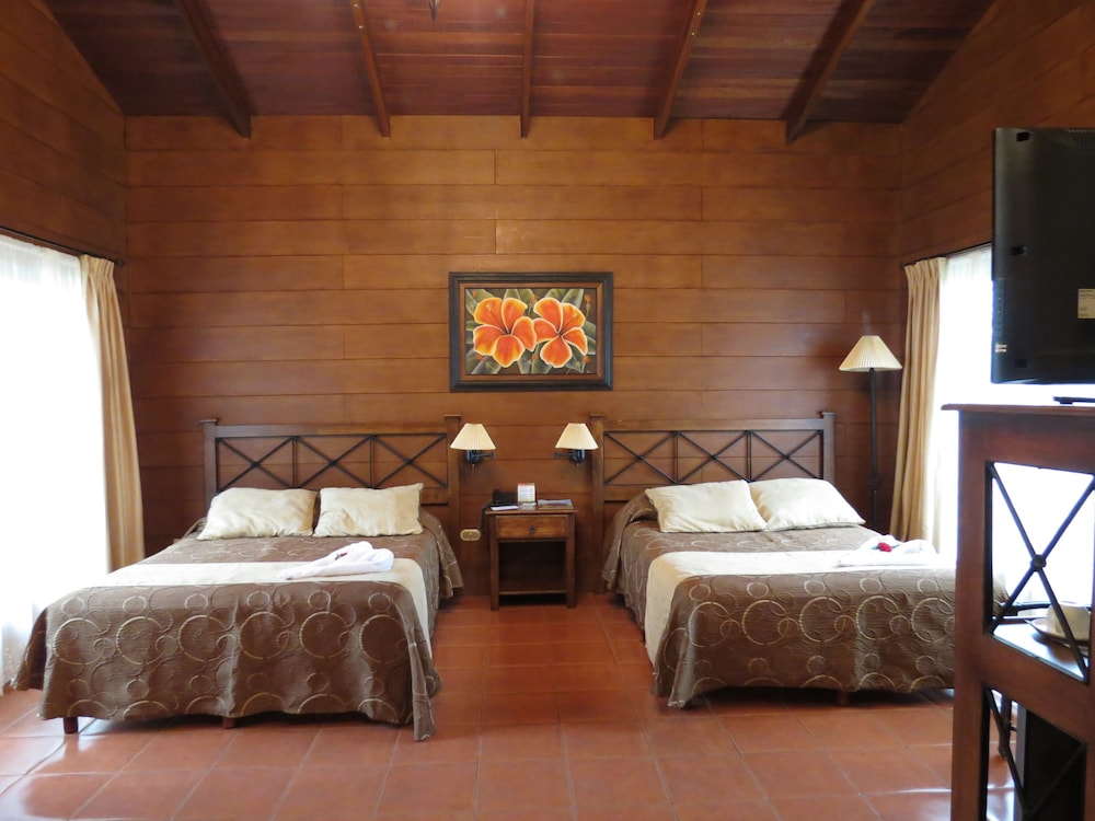 Standard Villa, 2 Queen Beds - Photo 1