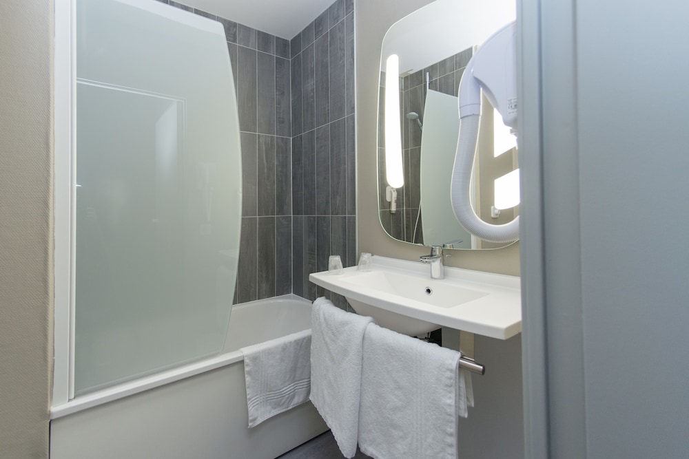 Standard Room, 1 Double Bed - Photo 3