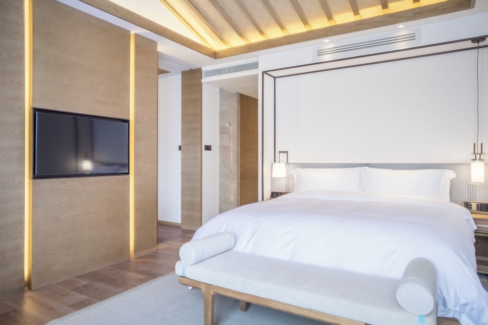 Superior Suite, 1 King Bed
