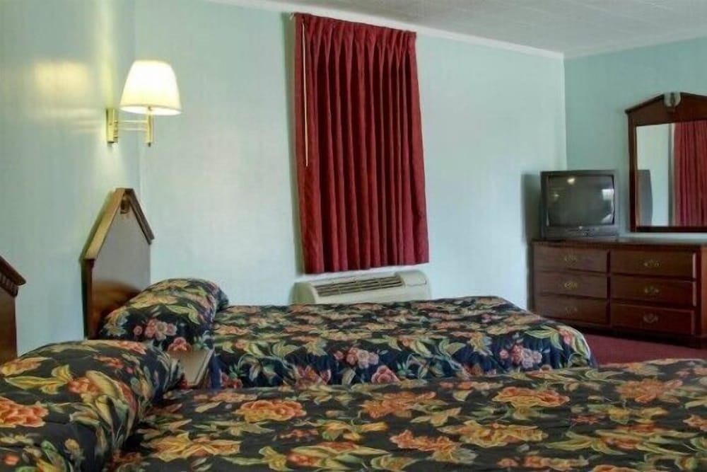 Standard Room, 2 Double Beds, Smoking photo 1