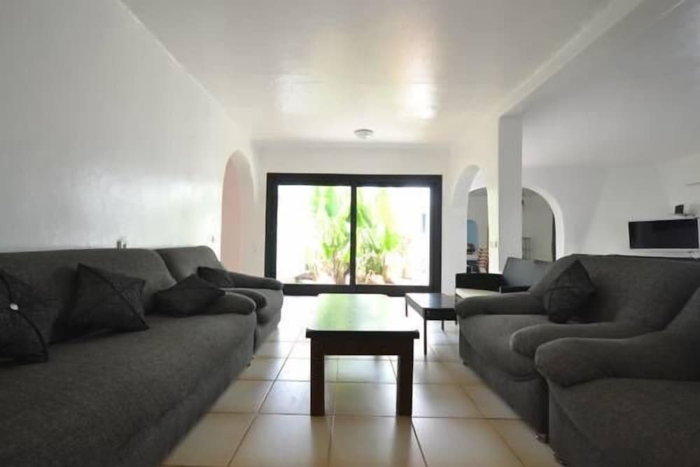 Villa photo 1