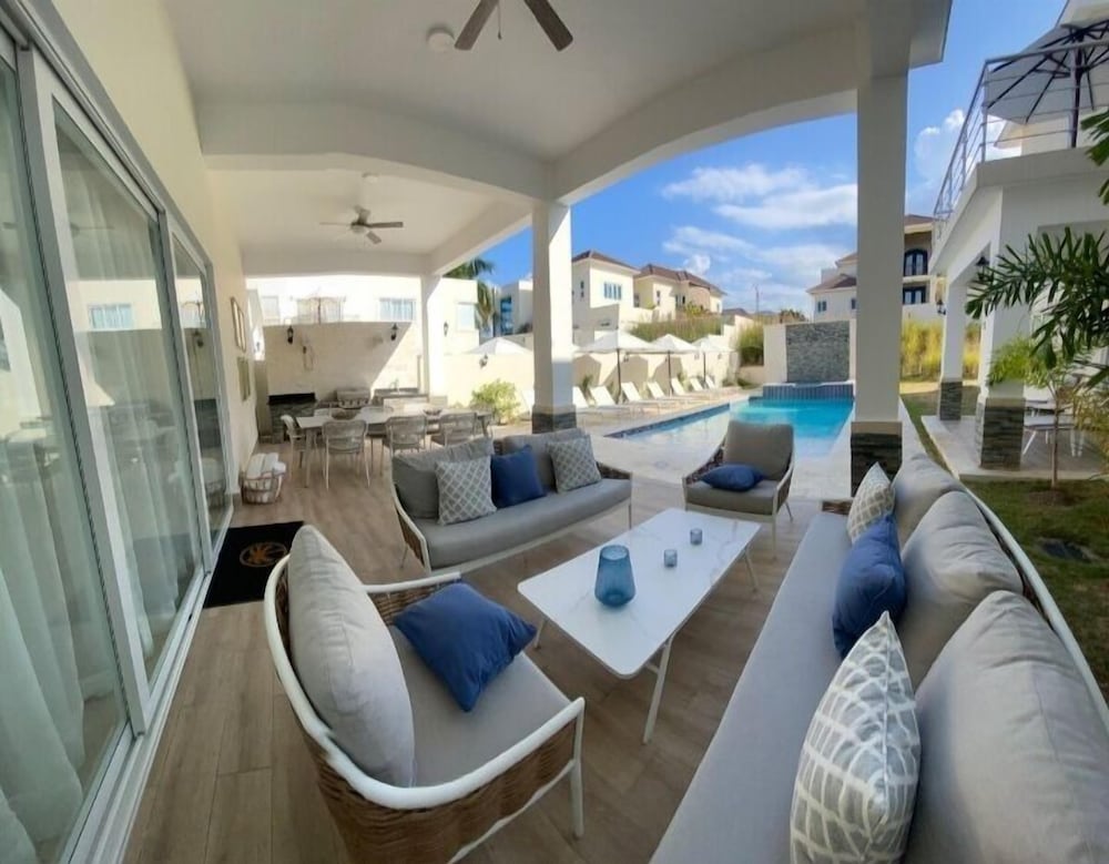 Villa, Garden View photo 1