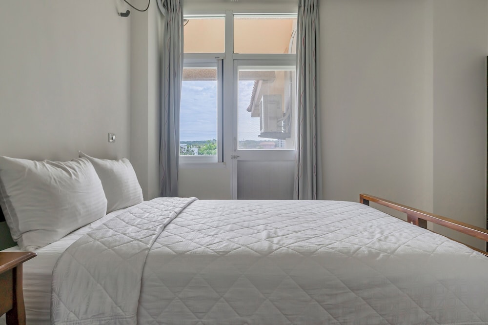 All Rooms - Photo 8