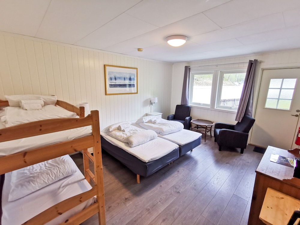 Triple Room, 1 Bedroom photo 2