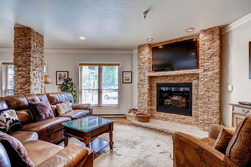 Premier Condo, 2 Bedrooms