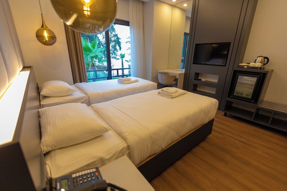 Economy Room
