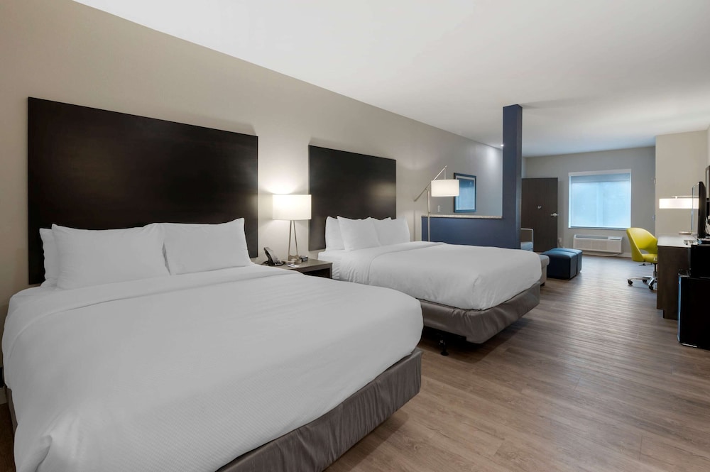 Room, 2 Queen Beds, Accessible, Non Smoking - Photo 1