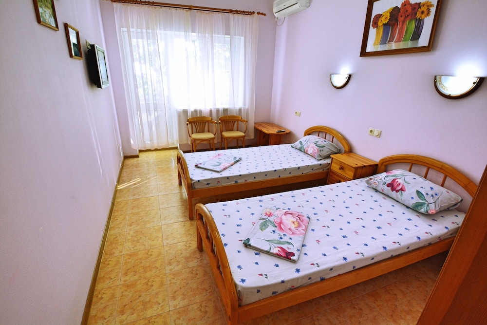Quadruple Room (2 Balconies) photo 1
