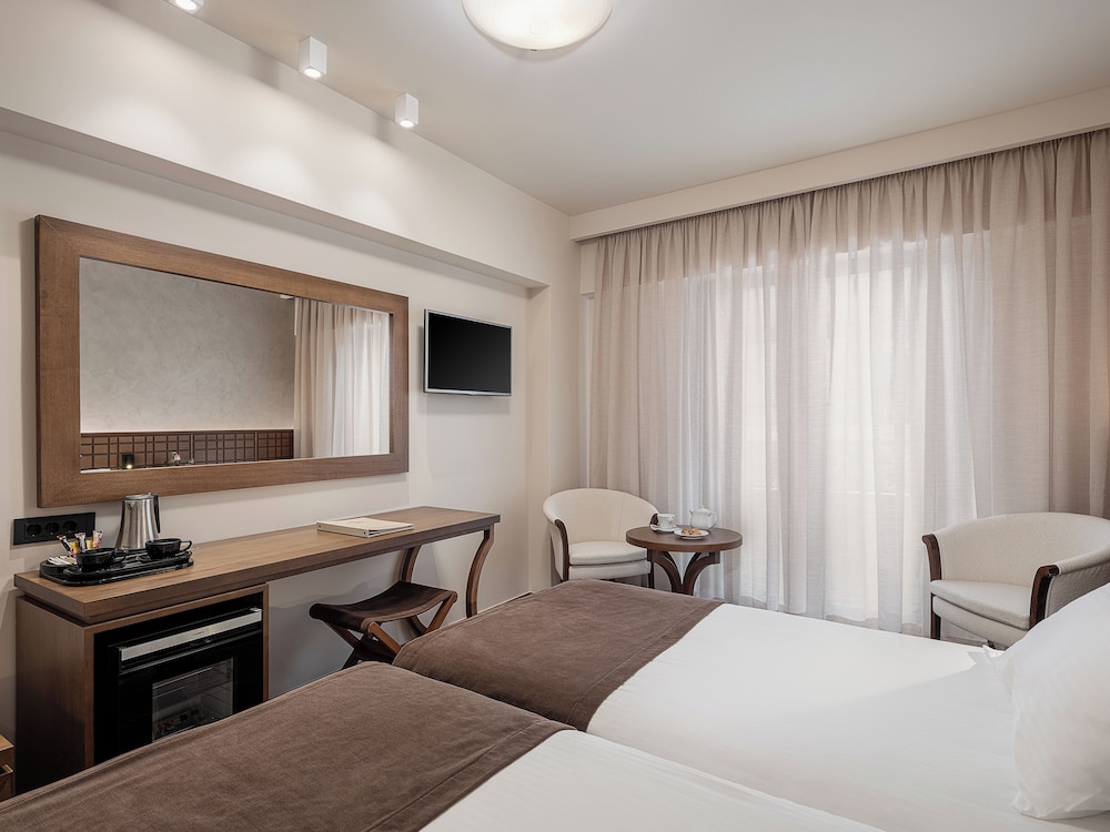 Superior Double or Twin Room - Photo 5