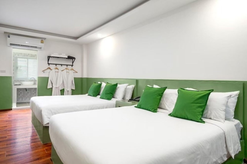 Superior Corner Room photo 2