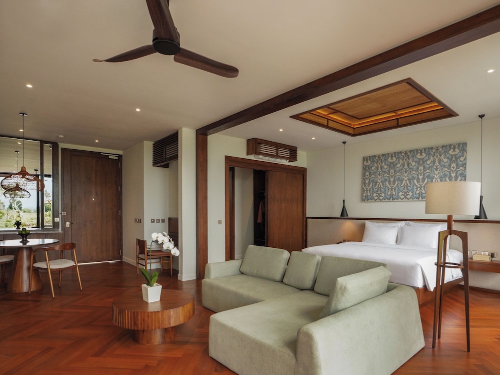 The Lagoon Villa - Photo 3