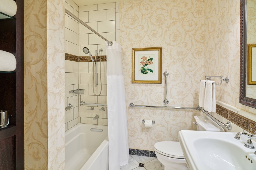 Signature Room, 1 King Bed, City View