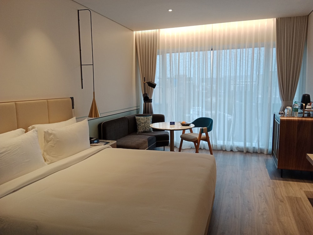 Deluxe Room - Photo 2
