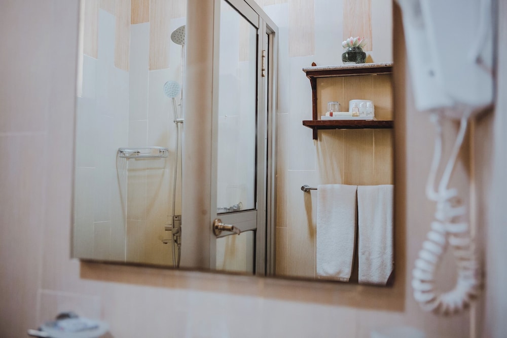 Exclusive Studio Suite, 1 Double Bed, Ensuite, Garden View