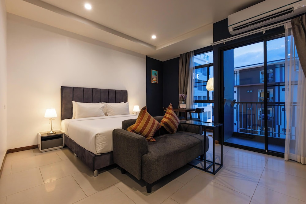 Superior King Room - Photo 20