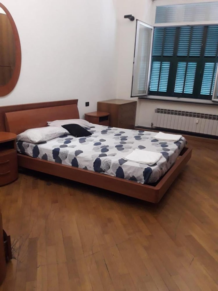 Apartment photo 2