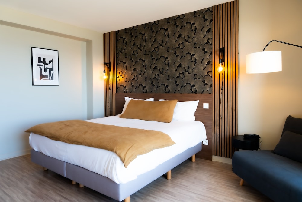 Superior Room, Sea View (Loggia) - Photo 4