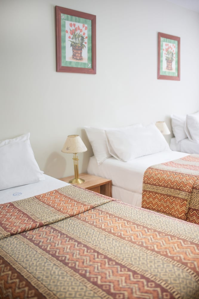 Standard Triple Room thumbnail 5