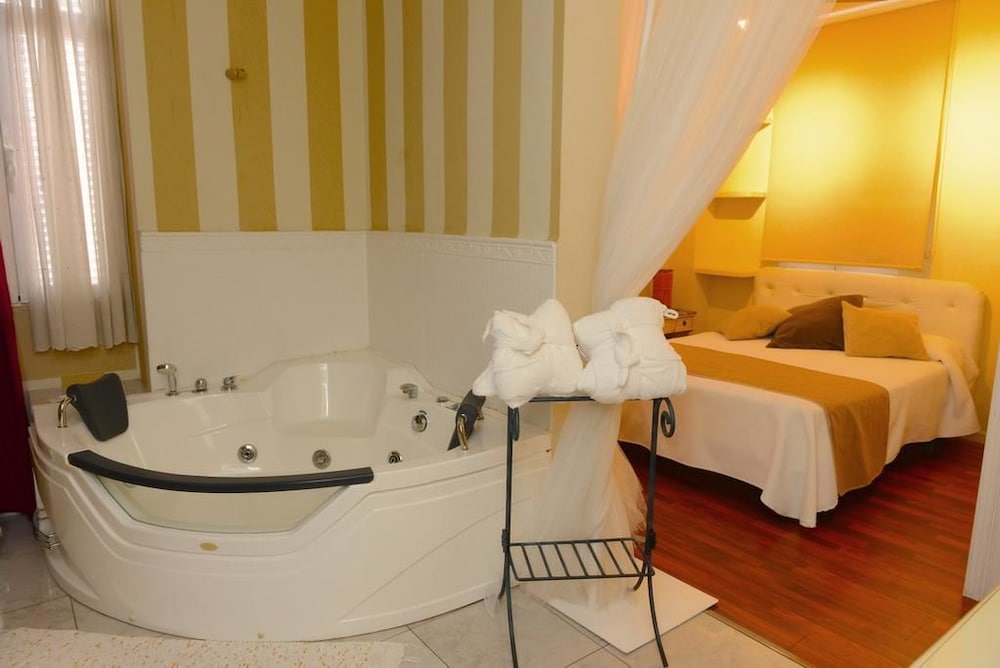 Suite ( 102 ) photo 2