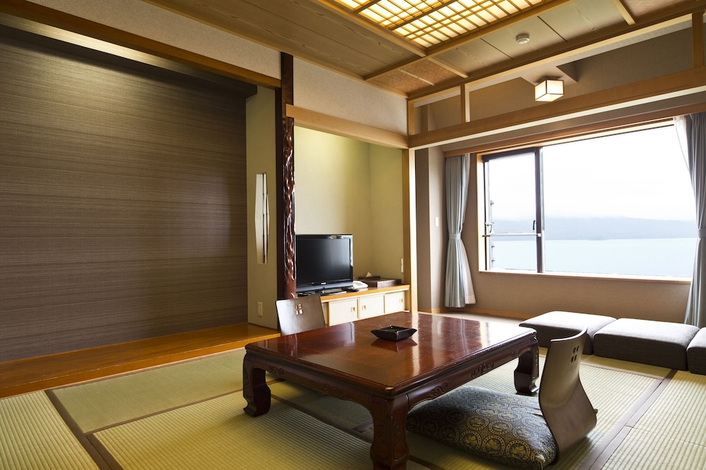(Wings) Lake View Japanese Style Room, Non Smoking - Photo 1