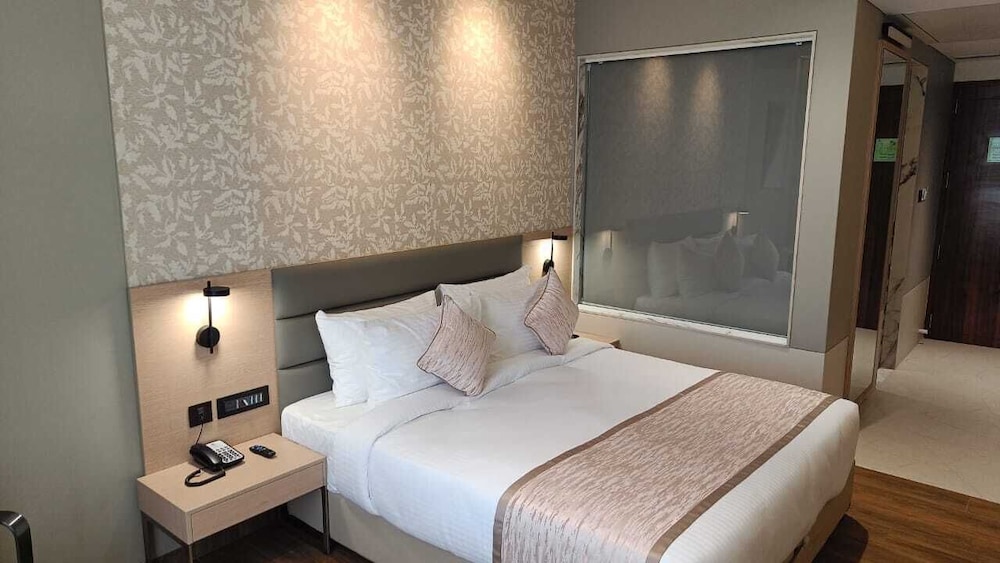 Premium Double or Twin Room photo 2