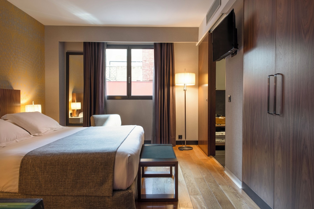 Double Room, 1 Queen Bed photo 2