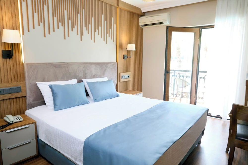 Standard Double or Twin Room, River View