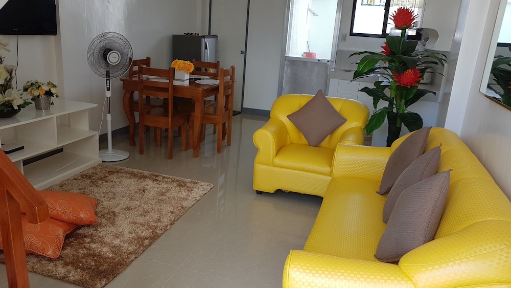 Classic Apartment, 2 Bedrooms - Photo 1