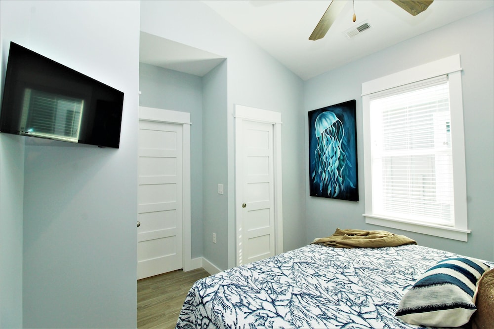 Condo, 2 Bedrooms, 2 Bathrooms