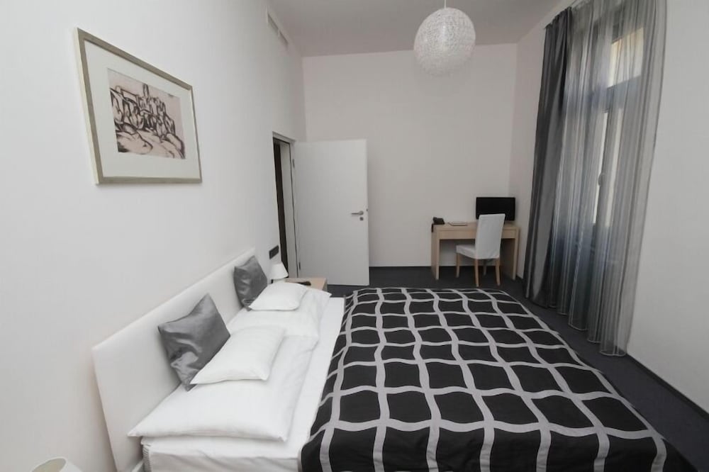 Single Room photo 3