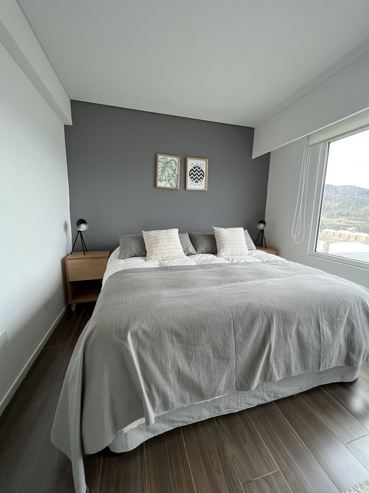 Deluxe Apartment, 2 Bedrooms, 2 Bathrooms, Canal View photo 3