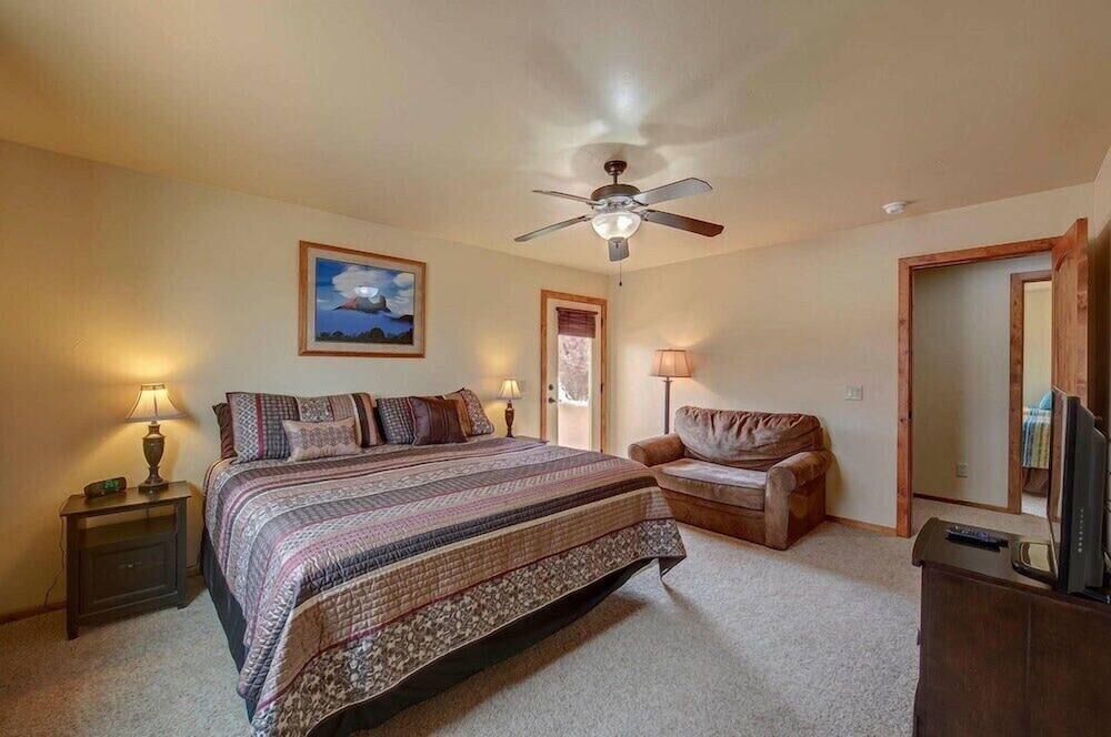 Premier Townhome photo 1