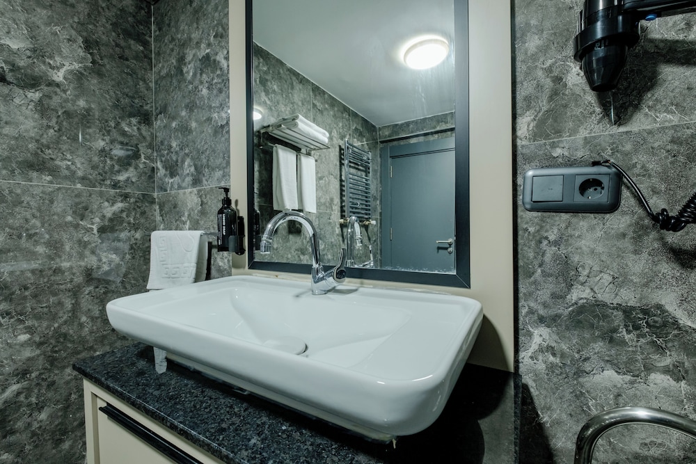 Family Triple Room - Photo 10