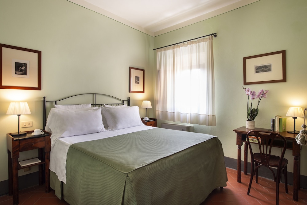 Economy Double Room photo 2