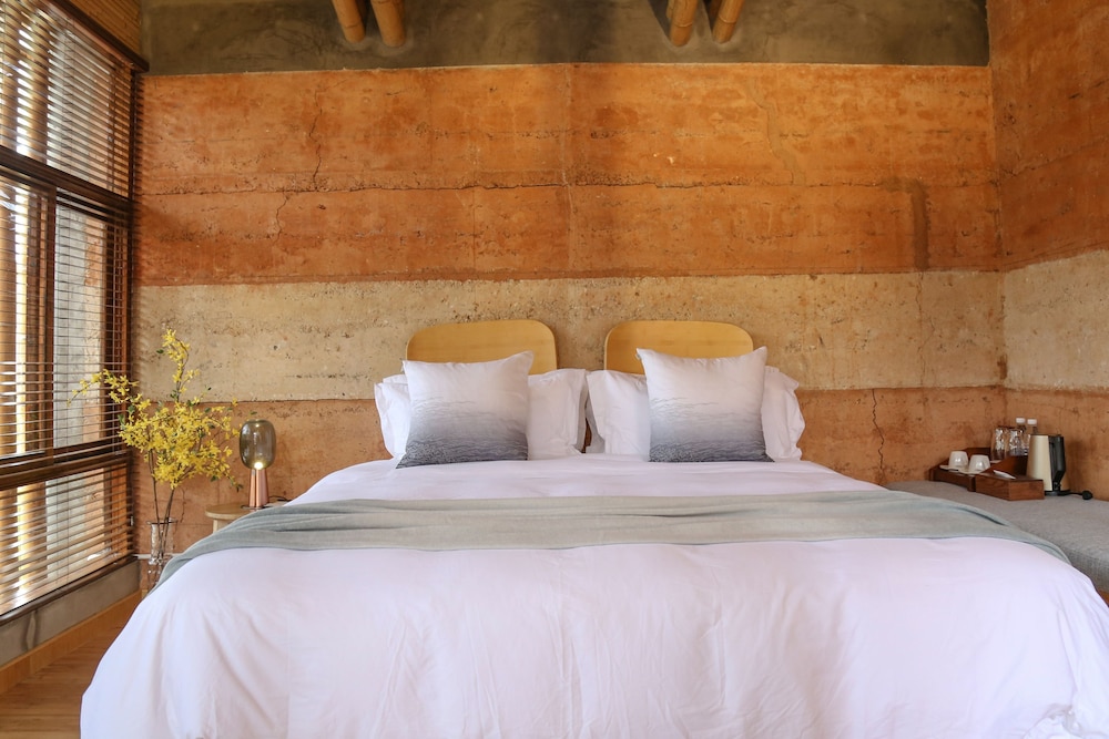 Deluxe Double Room, Garden View