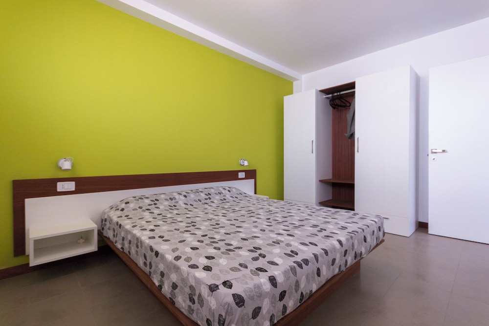 Deluxe Apartment, 1 Bedroom, Kitchenette, Partial Ocean View (Type B) photo 2