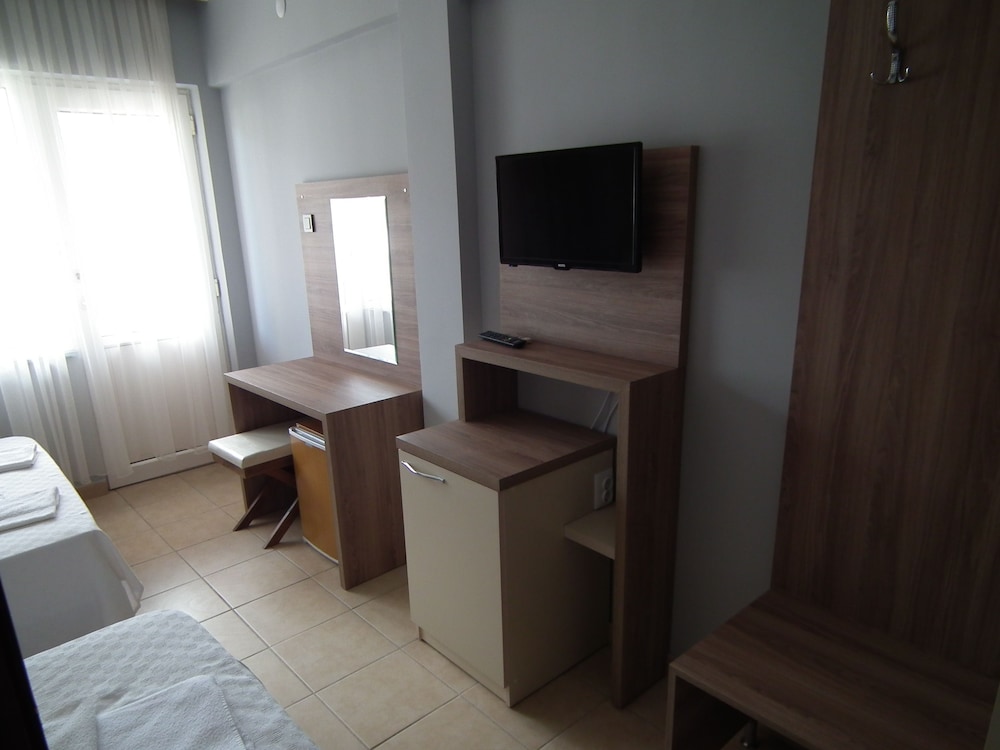 Standard Triple Room photo 2
