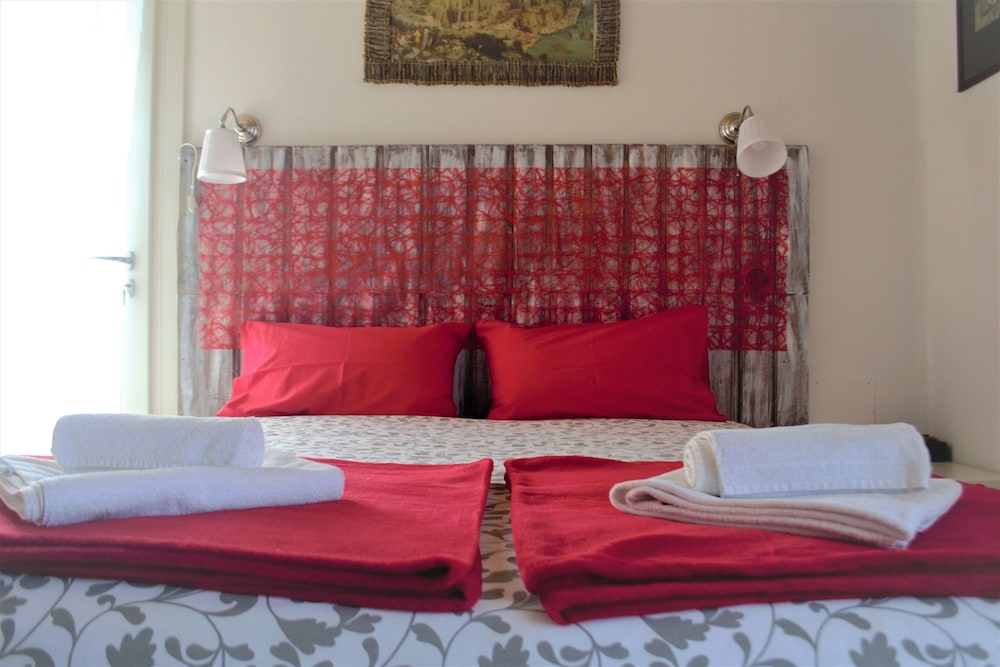 Economy Double Room, Shared Bathroom photo 1