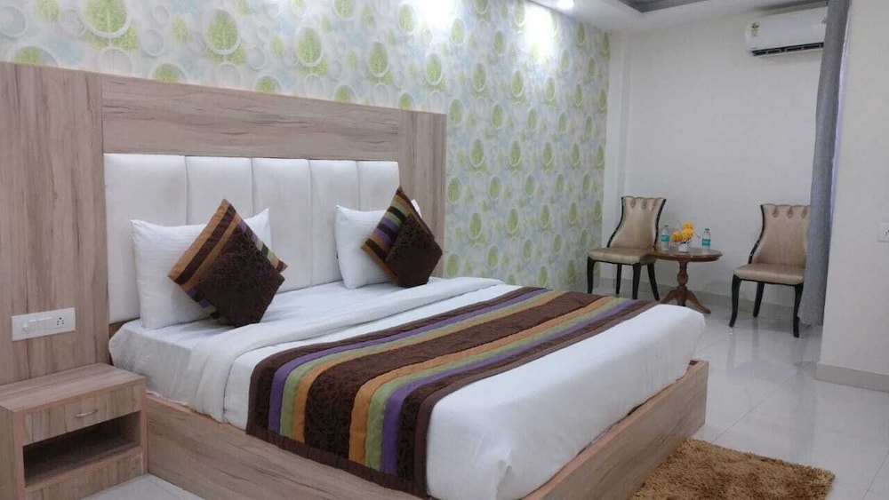 Superior Double Room, City View