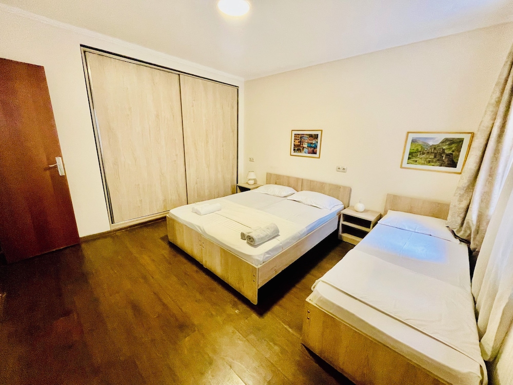Classic Room, 3 Twin Beds photo 3