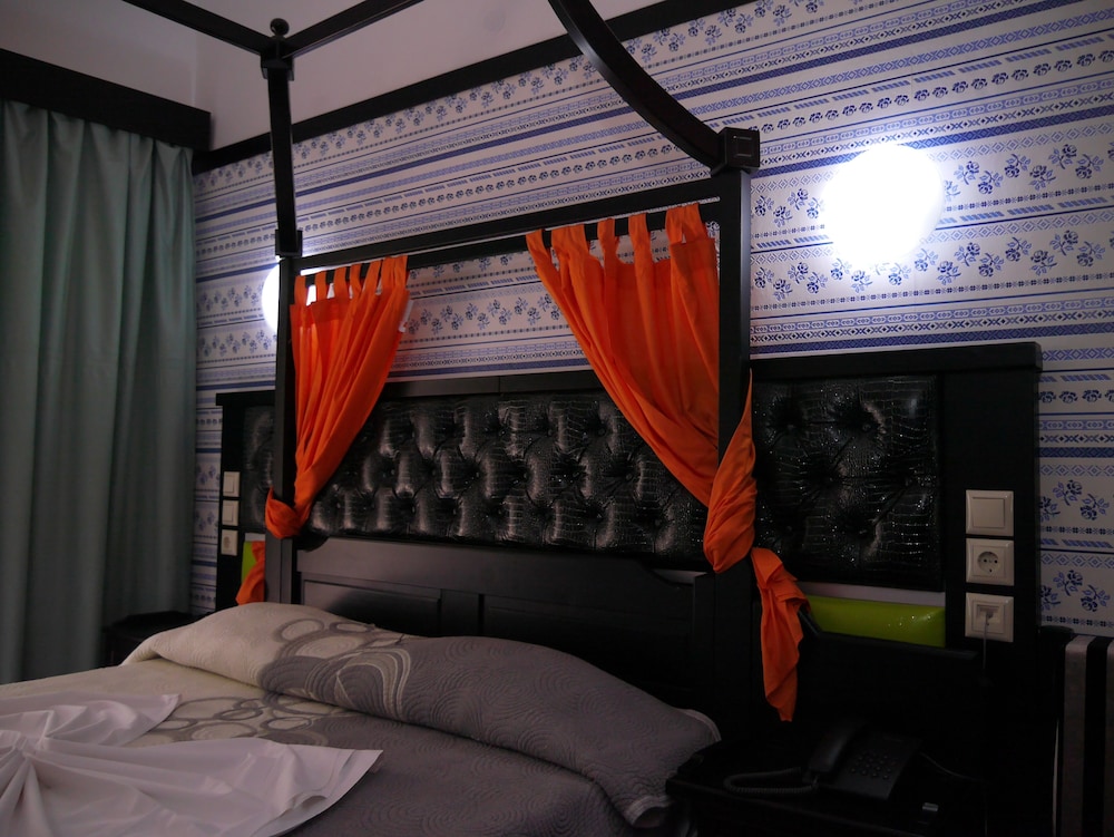 Standard Studio with Garden View photo 2