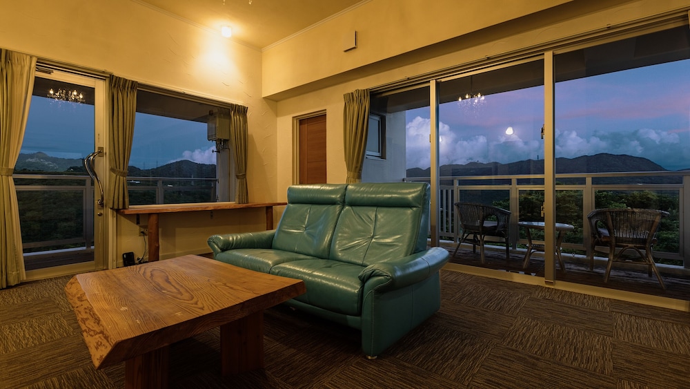 Premium Twin Room photo 3