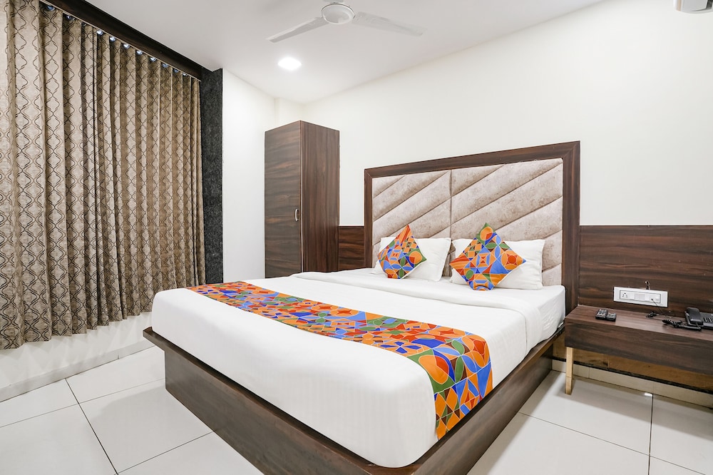 Deluxe Room - Photo 3