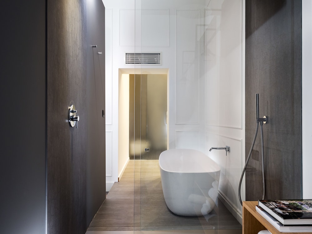 Deluxe Room (Single Use) photo 2
