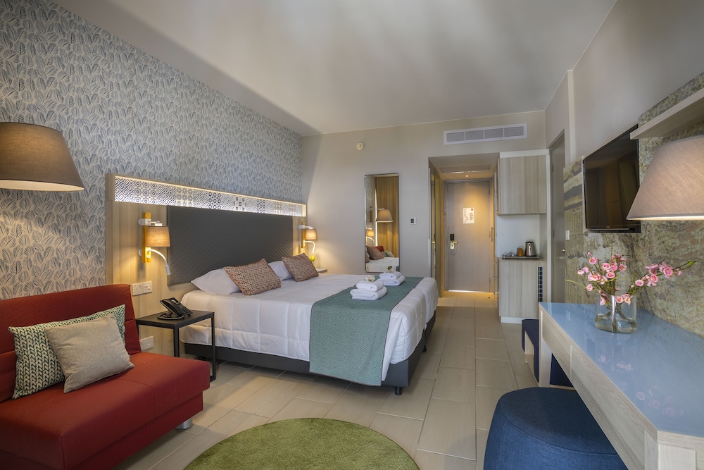 Standard Double or Twin Room, Courtyard View - Photo 4